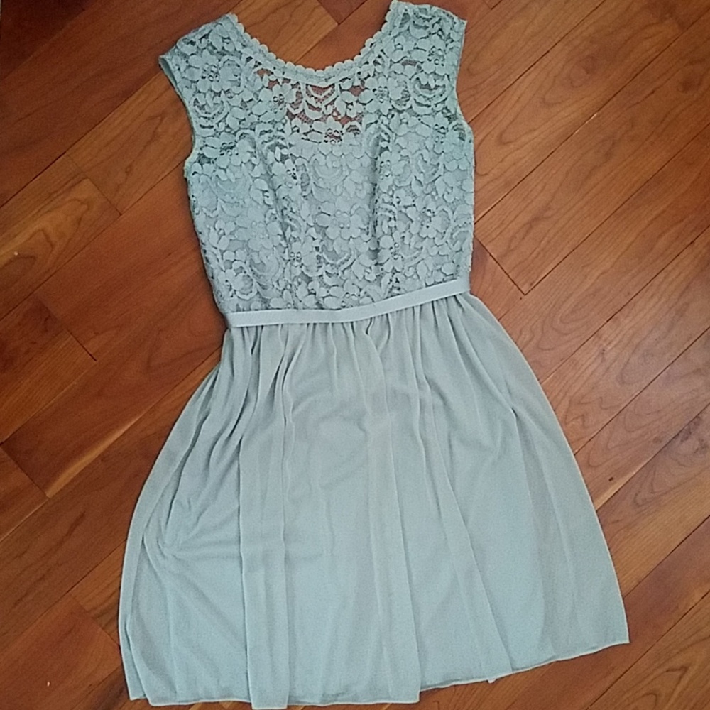 David's Bridal lace dress gray 6 bridesmaid